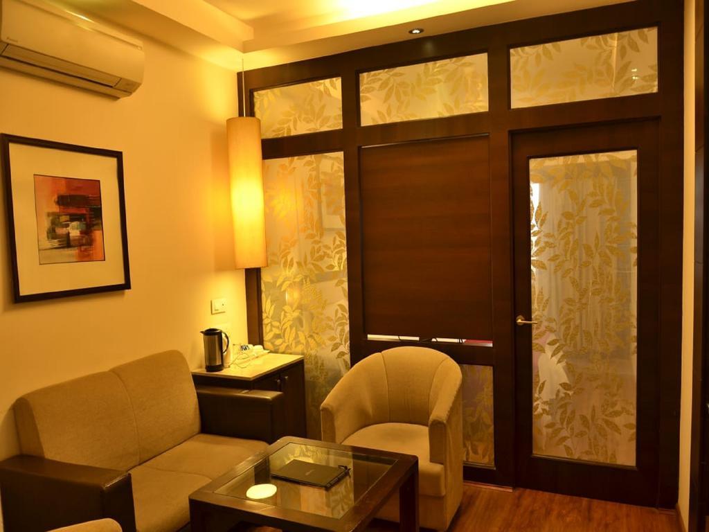 Surya Royal Hotel Кота Экстерьер фото