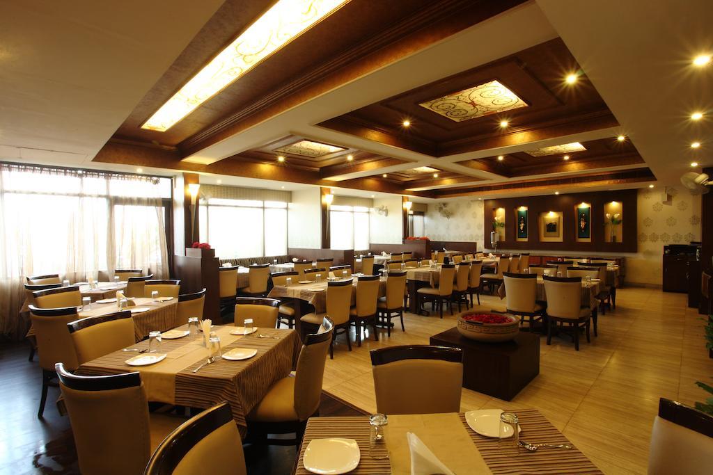 Surya Royal Hotel Кота Экстерьер фото