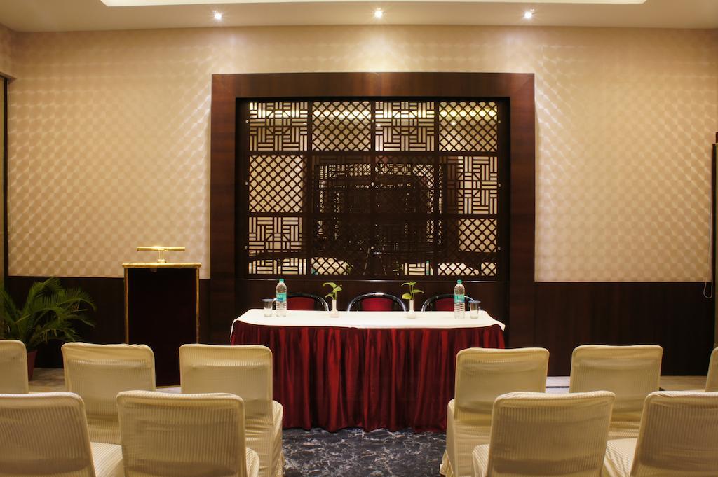 Surya Royal Hotel Кота Экстерьер фото