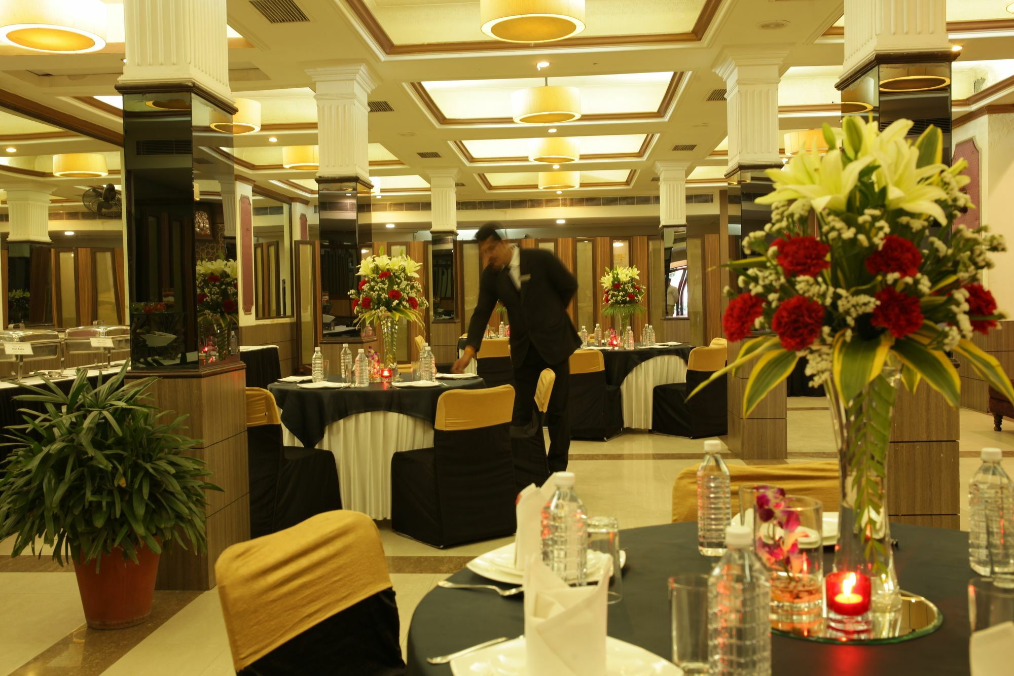 Surya Royal Hotel Кота Экстерьер фото